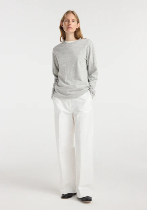 82020251 GREY MOULINE