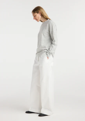82020251 GREY MOULINE