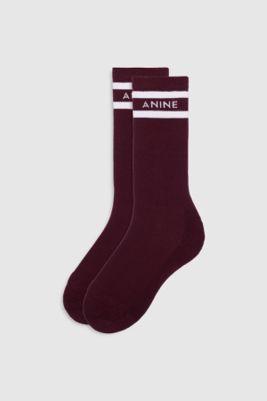 A2213078 BURGUNDY AND WH