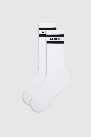 A2213078 WHITE AND BLACK