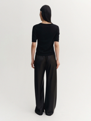 5302 BLACK